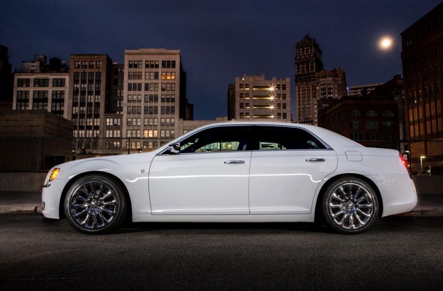  Chrysler 300C Motown Edition 2013 года  (фото 4 из 39)